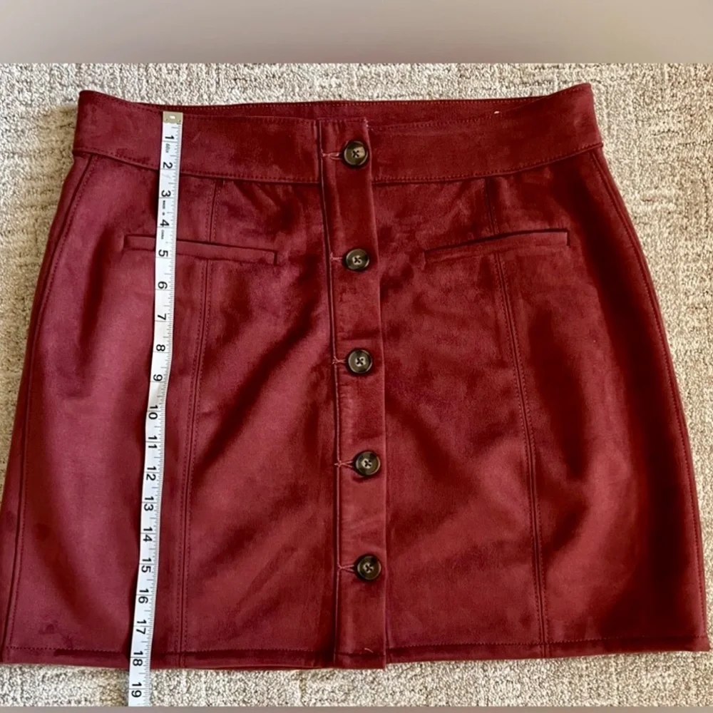 Maurices Faux Suede Button Down High Rise Burgundy Skirt Size 14‎